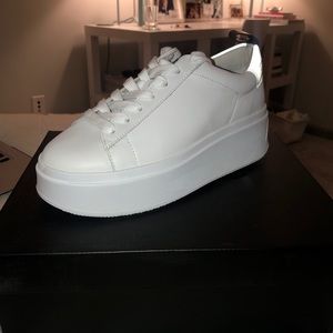 Ash moon sneaker